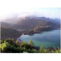 Dieng plateau, colour lake-600.jpg